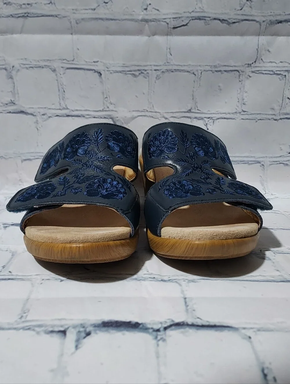 Alegria LIN 622 N Embroidered Leather Navy Wedge Sandal Size 37 Size 7-7.5 US